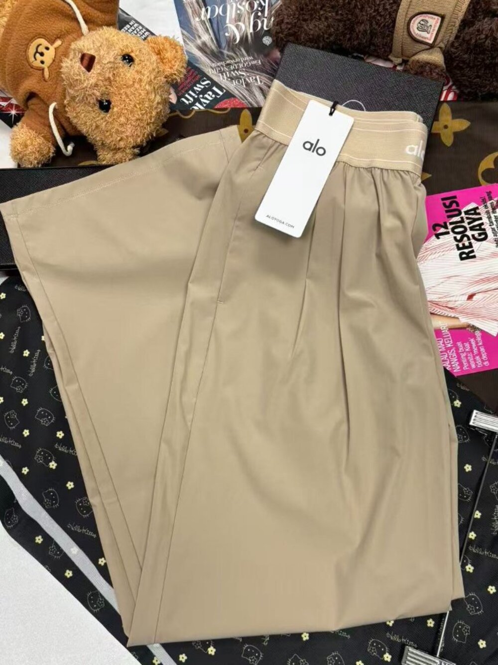 Loose pants🔥Alo Yoga Suit Up Trouser Gravel Color💡30-inch Inner Seam Length - Picture 8 of 14